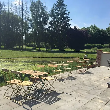 Mcintosh Apartment *